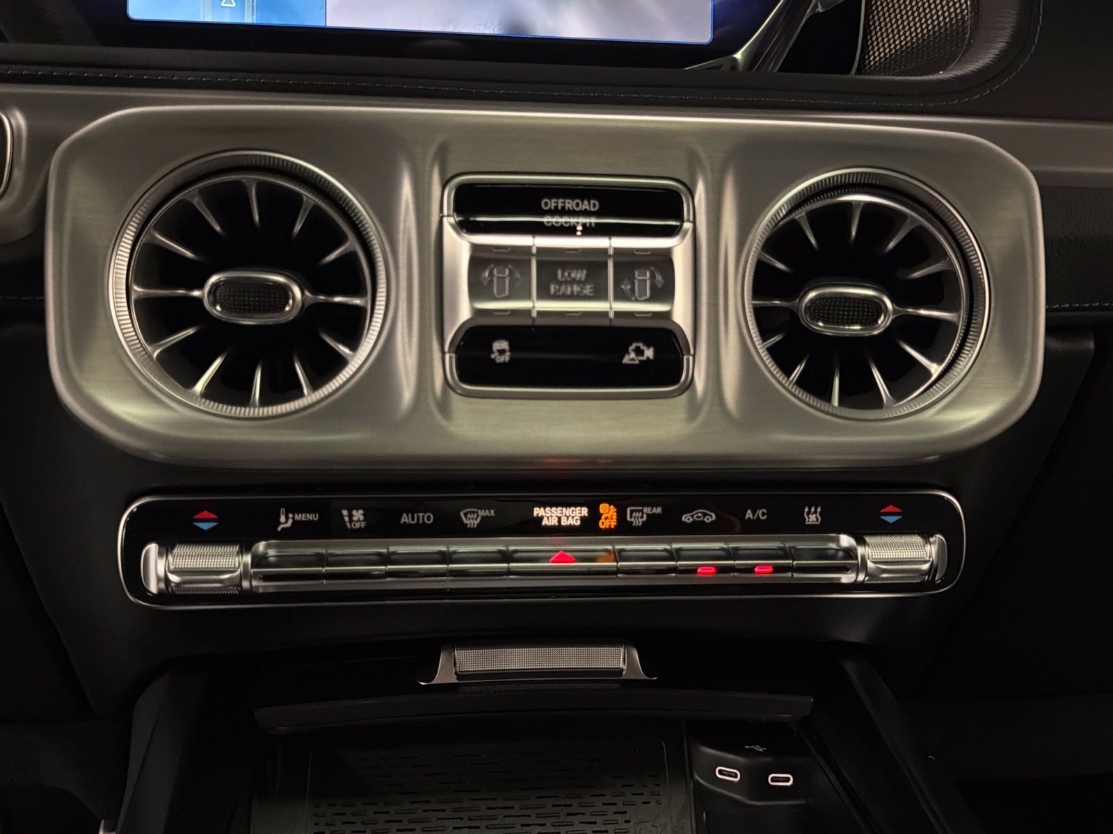 New 2027 Mercedes-Benz G 580 e image 30