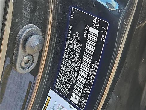 Used 2021 Toyota C-HR LE FWD image 23