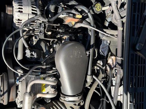 Used 2001 Chevrolet S10 Pickup LS image 35