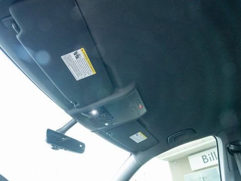 Used 2023 Volkswagen Atlas Cross Sport SE image 17