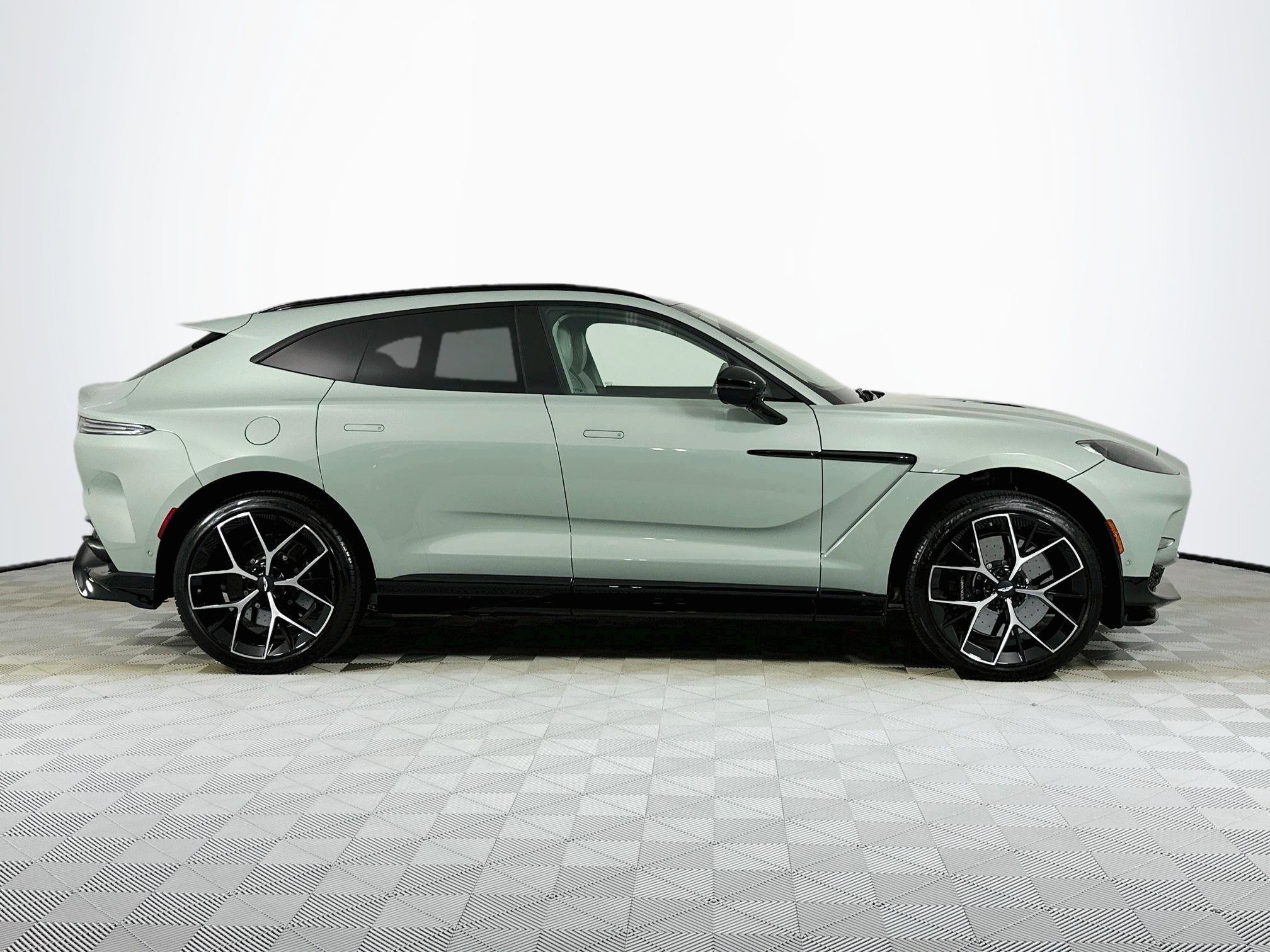 Used 2025 Aston Martin DBX 707 AWD/4WD image 14