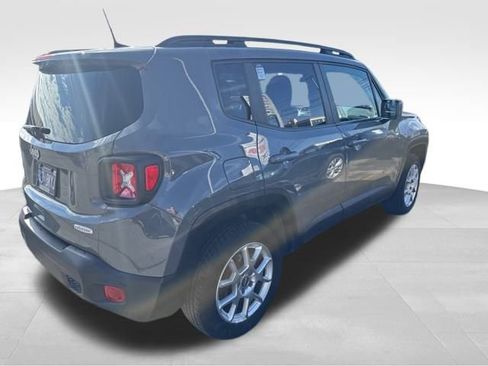 Used 2021 Jeep Renegade Latitude w/ Convenience Group image 3