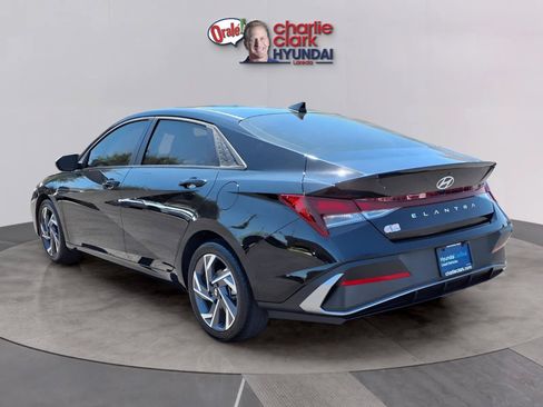Certified 2025 Hyundai Elantra Sport FWD image 3