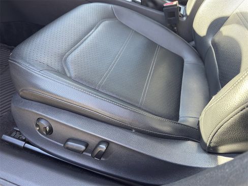 Used 2012 Volkswagen Passat 2.5 SE image 16