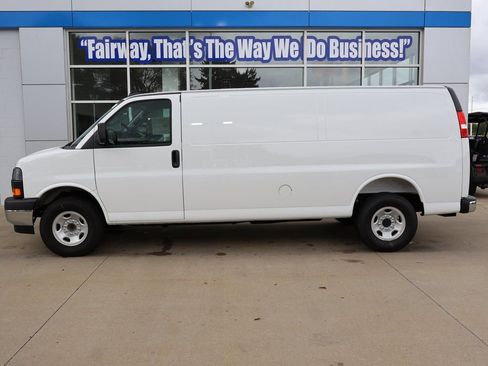 New 2025 GMC Savana 3500 Extended w/ Driver Convenience Package RWD image 7