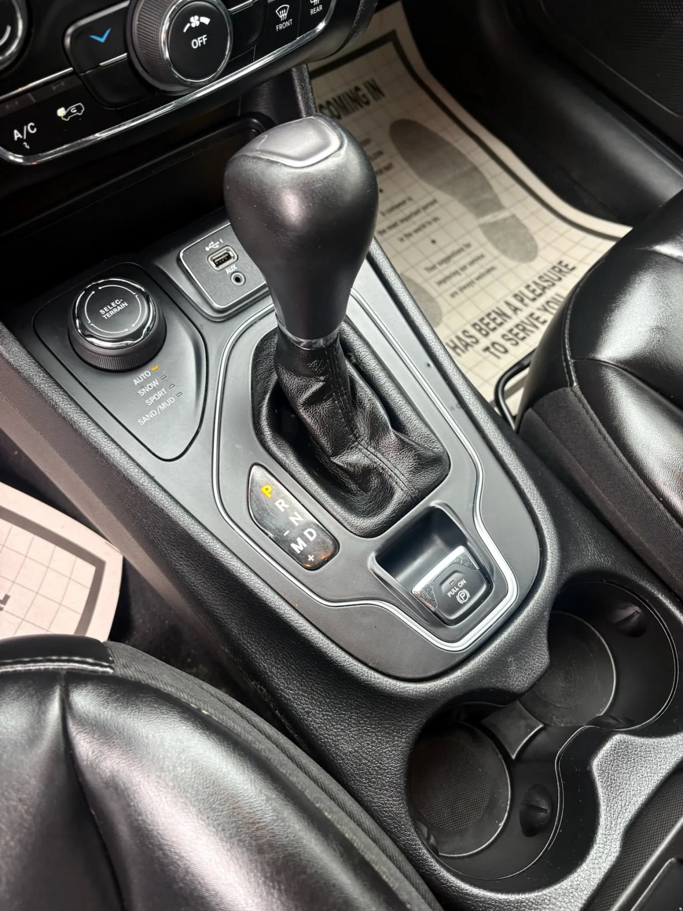 Used 2019 Jeep Cherokee Latitude Plus AWD/4WD image 21