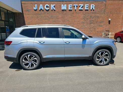 Used 2023 Volkswagen Atlas SEL AWD/4WD image 8