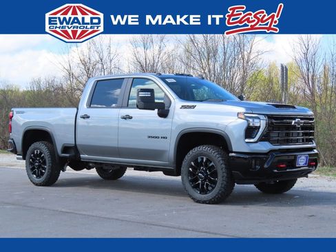 New 2026 Chevrolet Silverado 3500 LT w/ Trail Boss Package AWD/4WD image 1