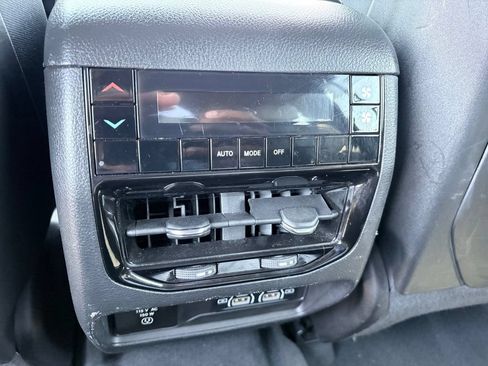 Used 2024 Jeep Grand Cherokee L Laredo AWD/4WD image 11