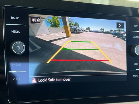 New 2026 Volkswagen Taos SE FWD image 19