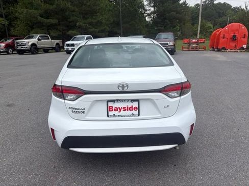 Used 2022 Toyota Corolla LE FWD image 16