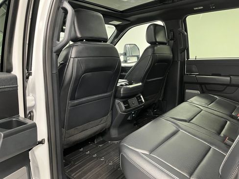 Used 2025 Ford F150 Lariat AWD/4WD image 46