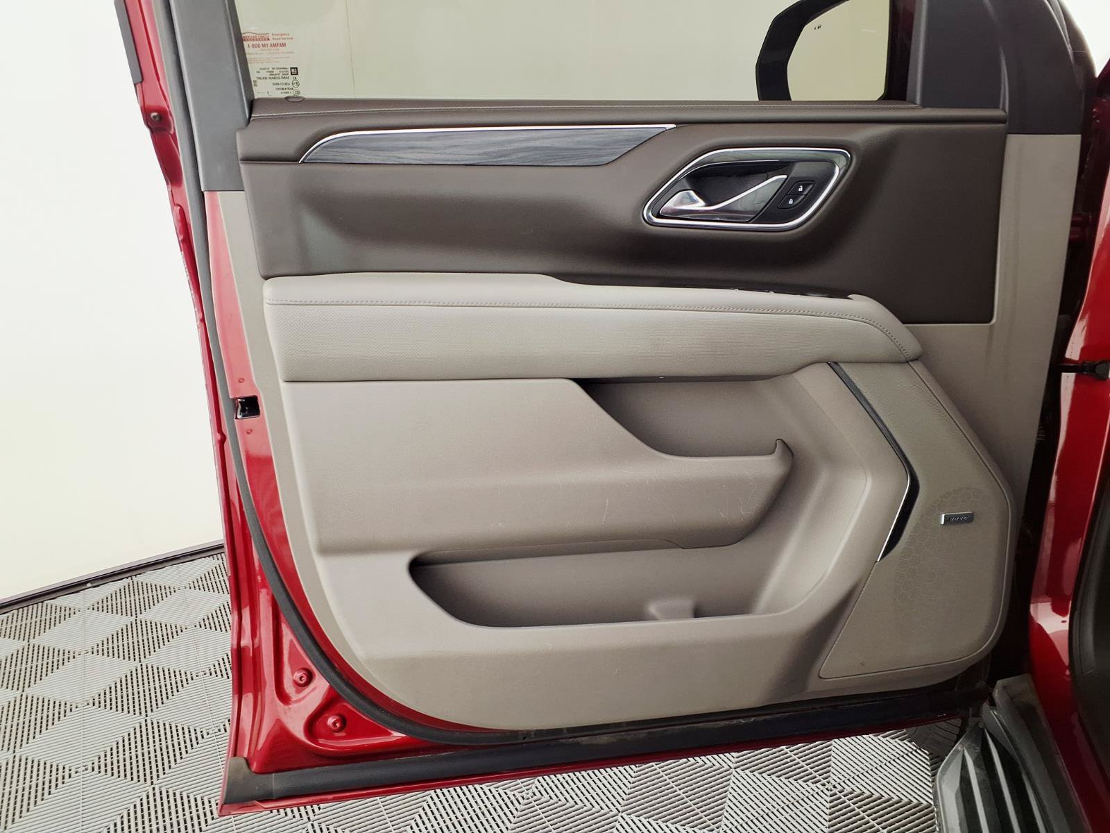 Used 2023 GMC Yukon SLT RWD image 17