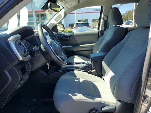 Used 2018 Toyota Tacoma SR5 image 12