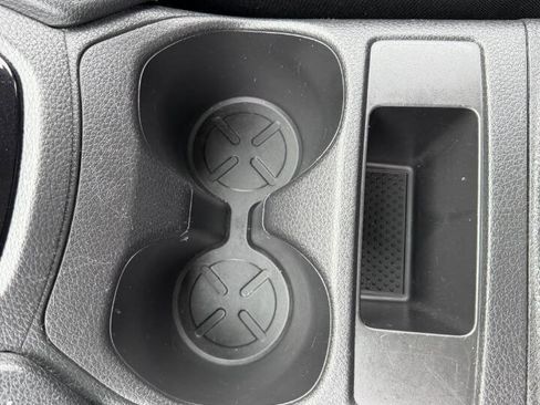 Used 2018 Nissan Rogue Sport S w/ S Appearance Package image 18