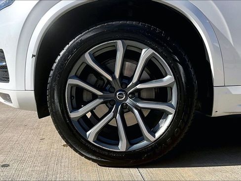 Used 2019 Volvo XC90 T6 Momentum w/ Protection Package Premier image 12