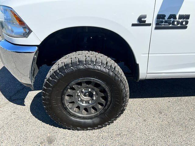 Used 2018 RAM 2500 Tradesman w/ Chrome Appearance Group AWD/4WD image 11
