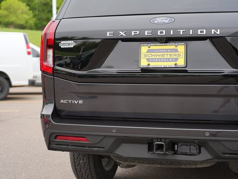 Used 2025 Ford Expedition Active AWD/4WD image 10