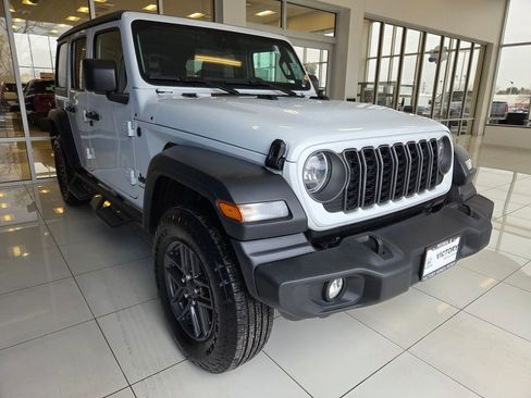 Used 2025 Jeep Wrangler Sport S image 3