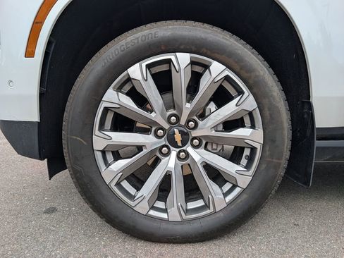Used 2025 Chevrolet Tahoe High Country AWD/4WD image 12