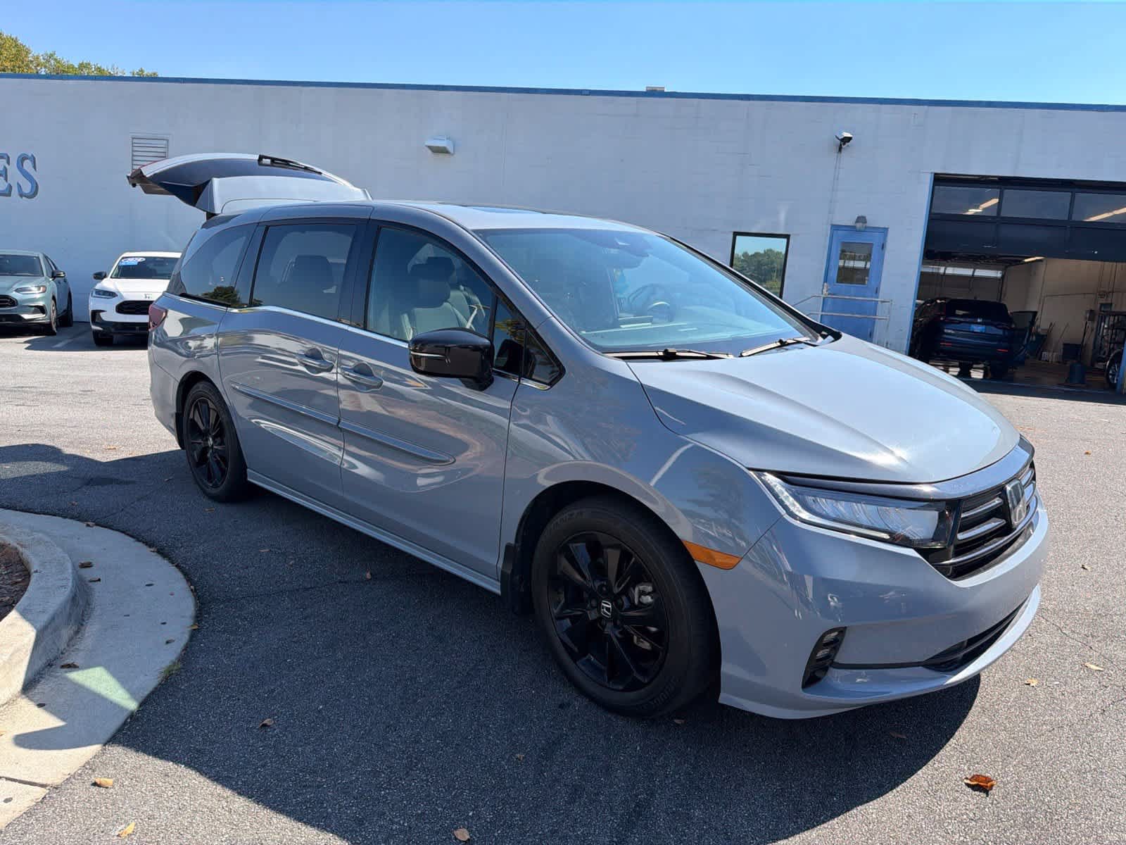 Used 2024 Honda Odyssey Sport image 13