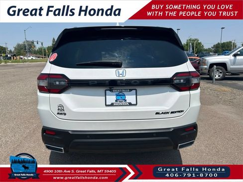 Used 2025 Honda Pilot Black Edition image 6