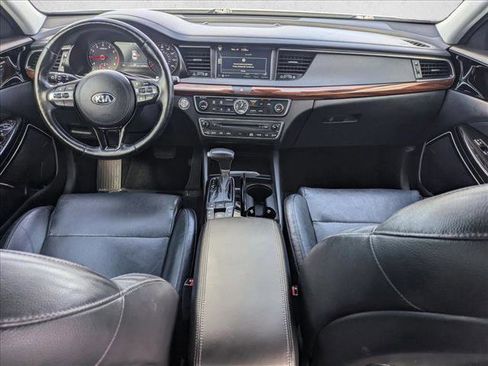 Used 2017 Kia Cadenza Technology image 19