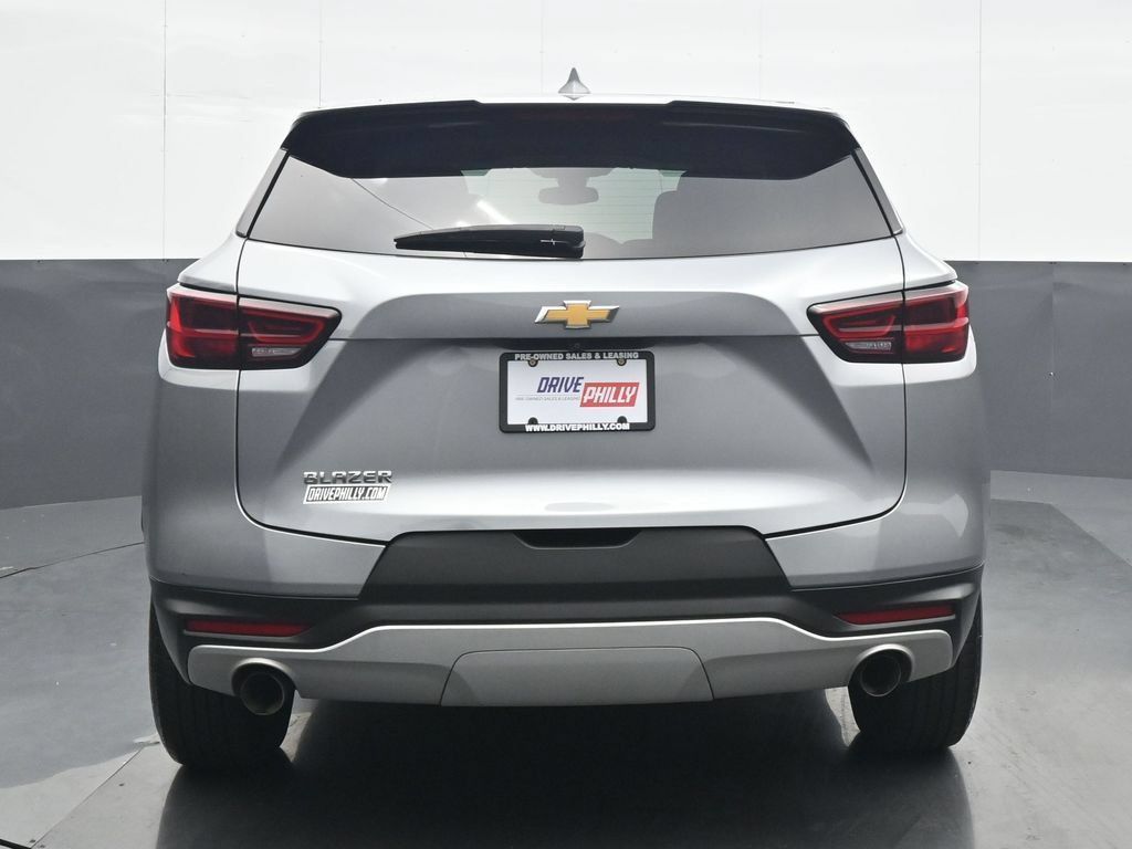 Used 2025 Chevrolet Blazer LT FWD image 5