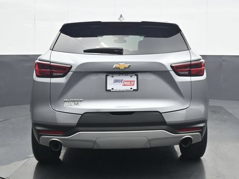 Used 2025 Chevrolet Blazer LT FWD image 5