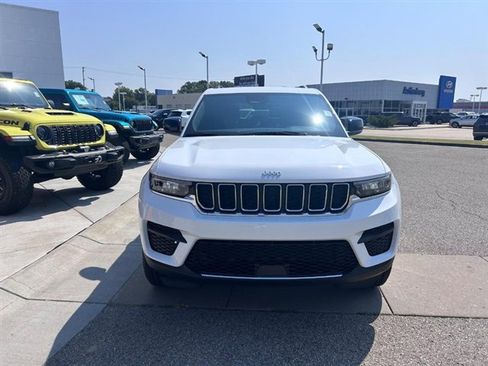 New 2025 Jeep Grand Cherokee Laredo X w/ Luxury Tech Group I image 2