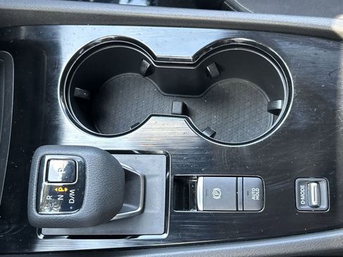 Used 2024 Nissan Rogue SV FWD image 17