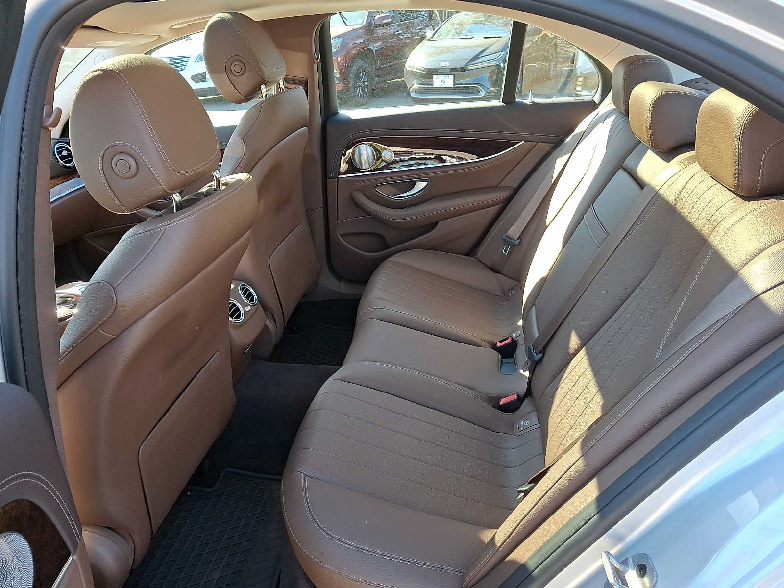 Used 2019 Mercedes-Benz E 300 4MATIC image 12
