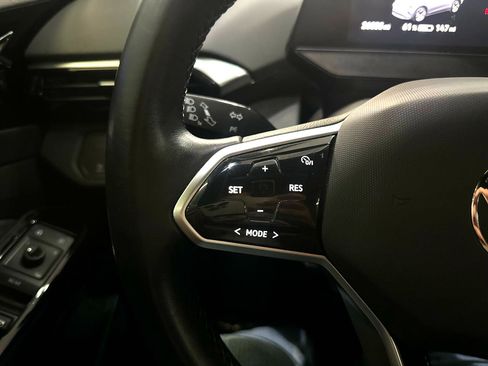 Used 2022 Volkswagen ID.4 Pro image 25