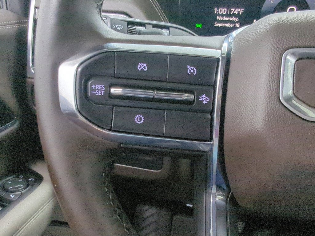 Used 2025 GMC Yukon Elevation AWD/4WD image 17