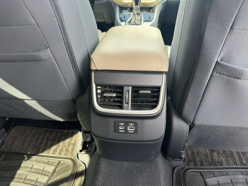 Used 2024 Subaru Outback Premium AWD/4WD image 29