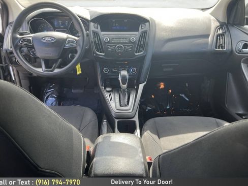 Used 2018 Ford Focus SE FWD image 15