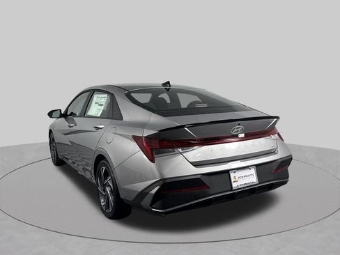 Used 2025 Hyundai Elantra SEL FWD image 39