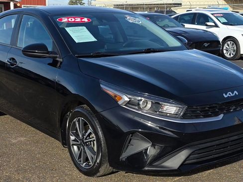 Used 2024 Kia Forte LXS FWD image 1