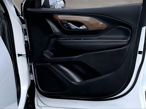 Used 2020 GMC Terrain SLE w/ Driver Convenience Package image 24