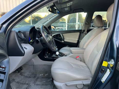 Used 2014 Toyota RAV4 EV image 11