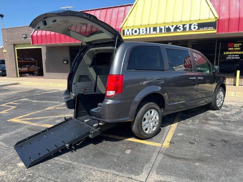 Used 2019 Dodge Grand Caravan SE w/ UConnect Hands-Free Group FWD image 57