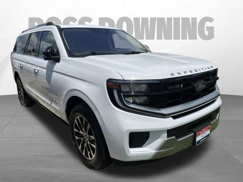 Used 2025 Ford Expedition Max Platinum AWD/4WD image 3