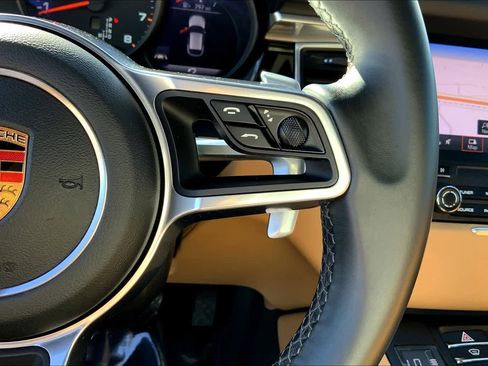 Used 2017 Porsche Macan image 18