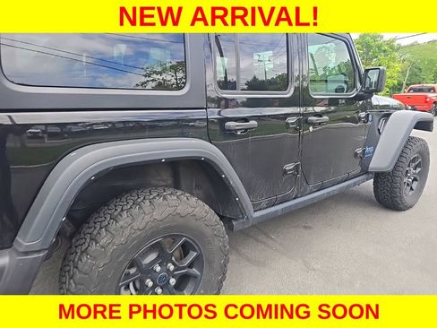 Used 2024 Jeep Wrangler Unlimited AWD/4WD image 2