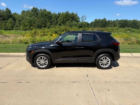 Used 2025 Chevrolet TrailBlazer LS w/ LS Convenience Package AWD/4WD image 6