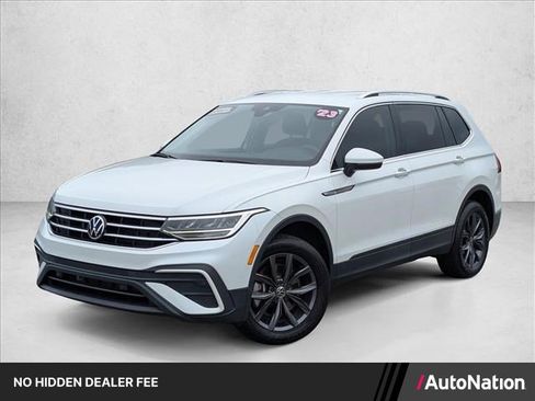 Certified 2023 Volkswagen Tiguan SE FWD image 1