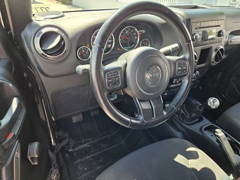 Used 2018 Jeep Wrangler Sport AWD/4WD image 14