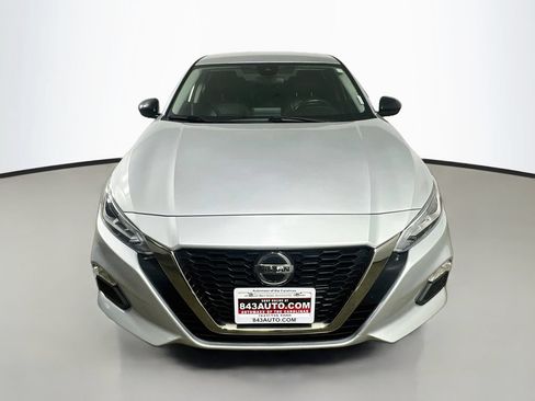 Used 2022 Nissan Altima 2.5 SR FWD image 2