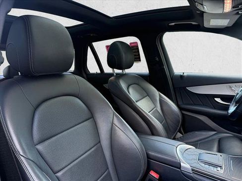 Used 2021 Mercedes-Benz GLC 300 image 28