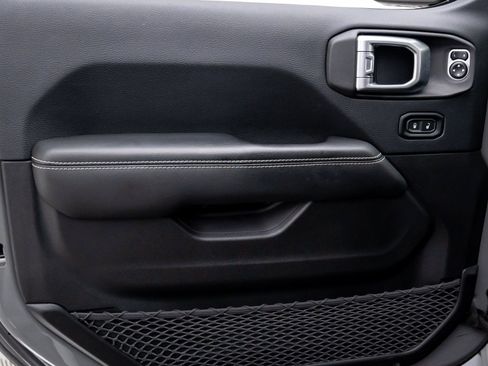 Used 2018 Jeep Wrangler Unlimited Sahara w/ Dual Top Group image 14